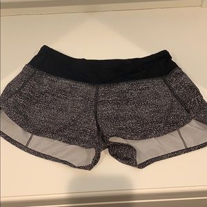 Lululemon adorable women’s shorts size 2